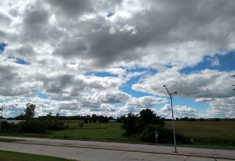 فندق Cobblestone Inn & Suites  Clintonville