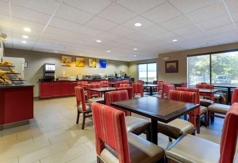 هتل Comfort Inn & Suites Cambridge