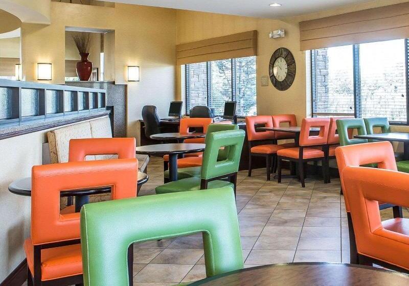 호텔 Comfort Suites Kodak Sevierville