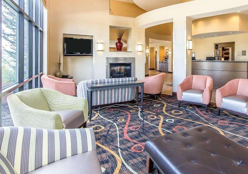 호텔 Comfort Suites Kodak Sevierville