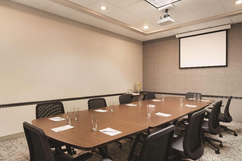 هتل Country Inn & Suites By Radisson, Grand Rapids East, Mi
