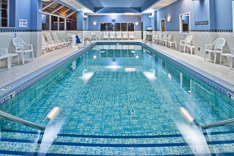 هتل Country Inn & Suites By Radisson, Grand Rapids East, Mi