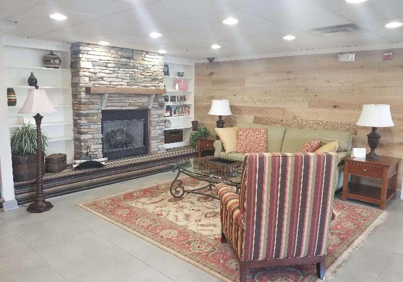 בית מלון כפרי Country Inn & Suites By Radisson, Wytheville, Va