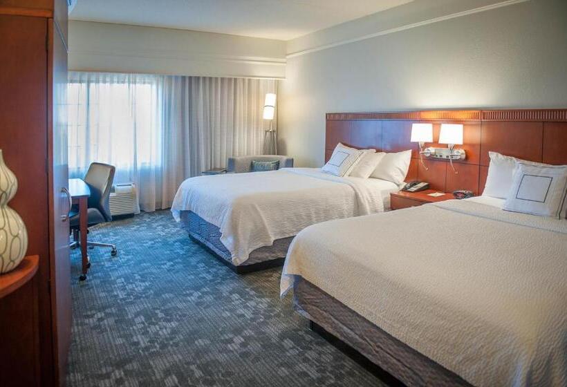 בית מלון כפרי Courtyard By Marriott Pensacola Downtown