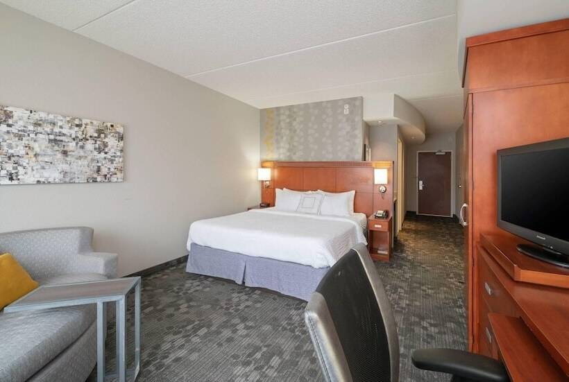 فندق Courtyard By Marriott Salisbury