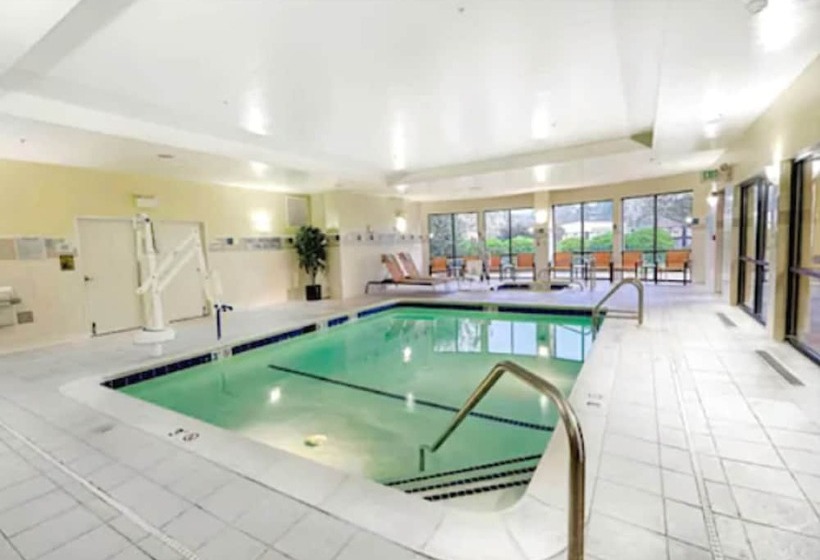 فندق Courtyard By Marriott Salisbury