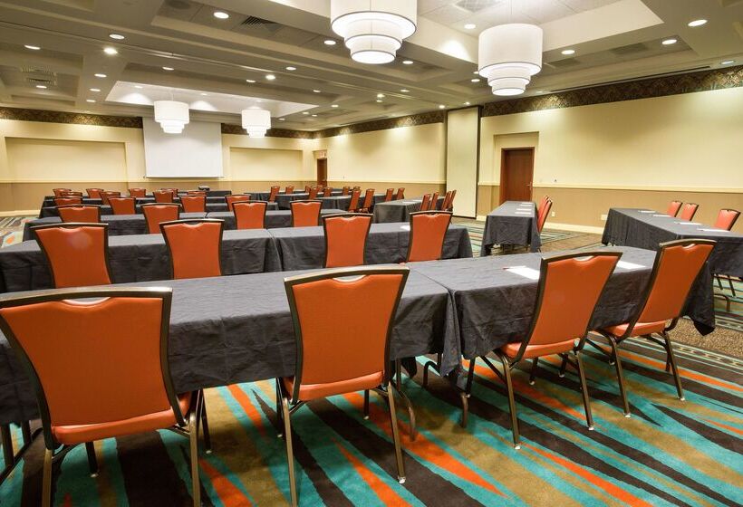 בית מלון כפרי Drury Inn & Suites Columbus Grove City