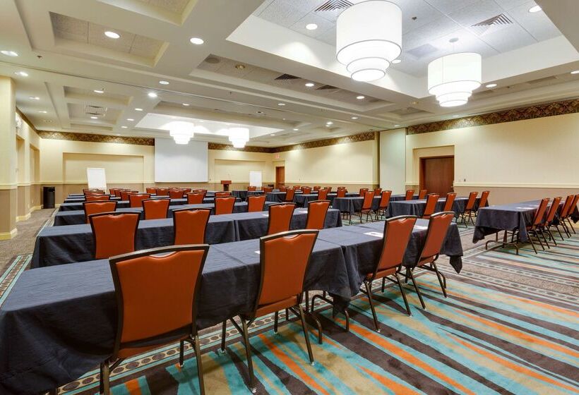 Отель Drury Inn & Suites Greenville