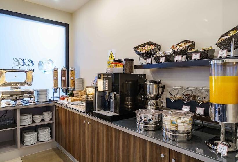 ホテル Exe Malaga Museos