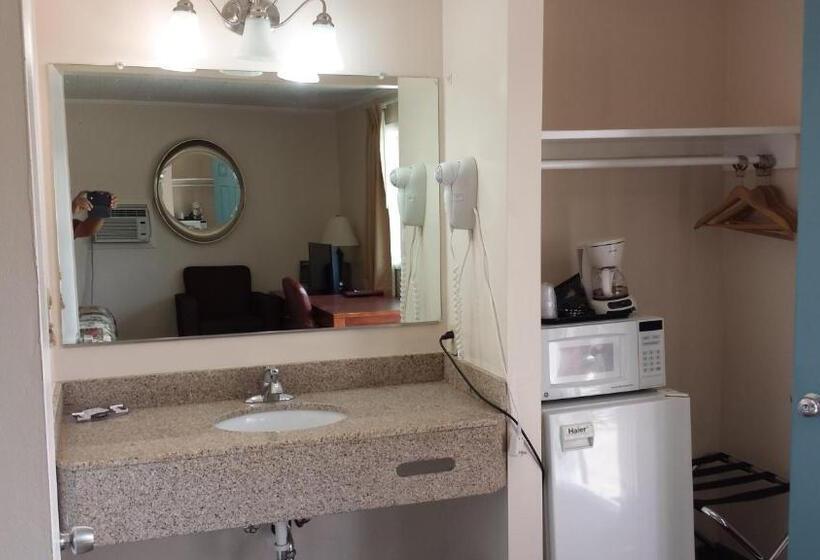 酒店 Executive Inn & Suites