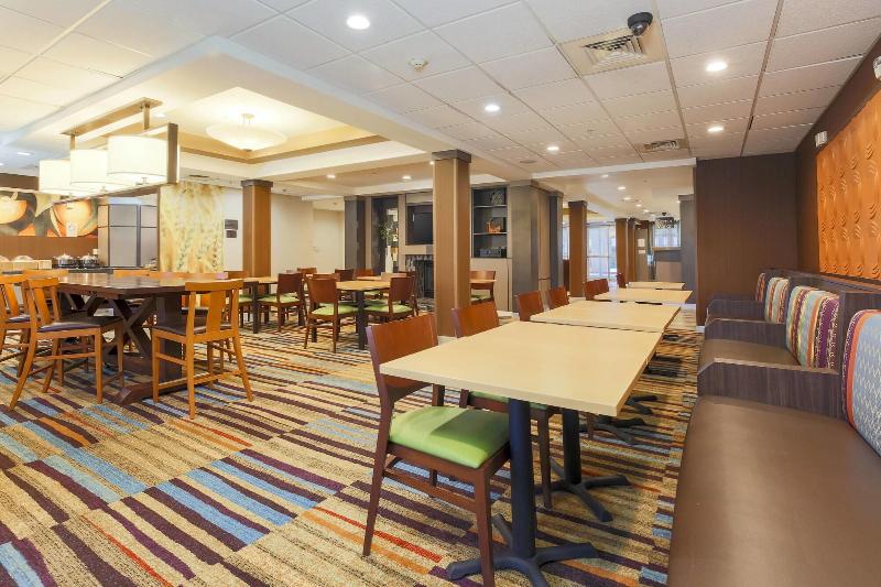 בית מלון כפרי Fairfield Inn & Suites Temecula
