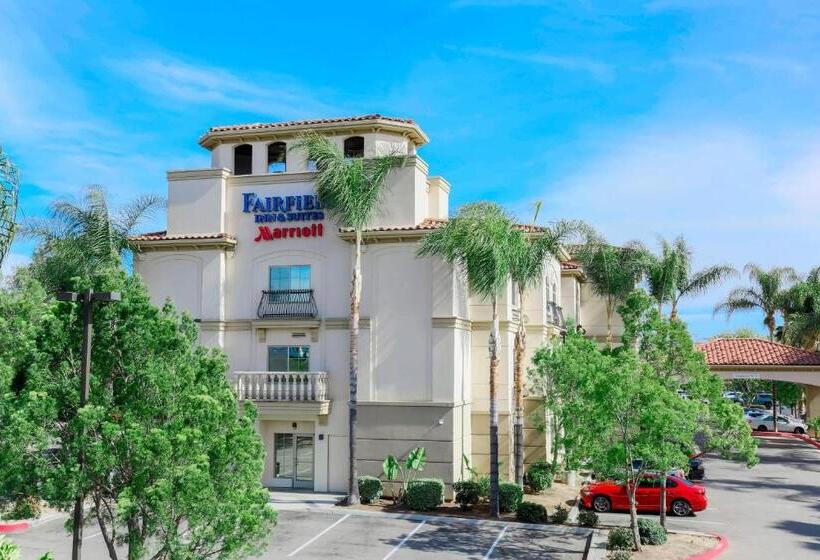 בית מלון כפרי Fairfield Inn & Suites Temecula