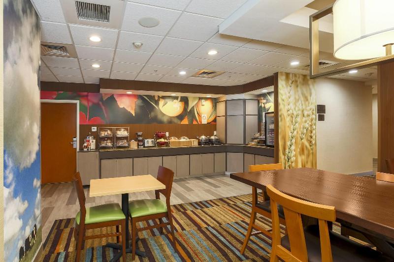 בית מלון כפרי Fairfield Inn & Suites Temecula