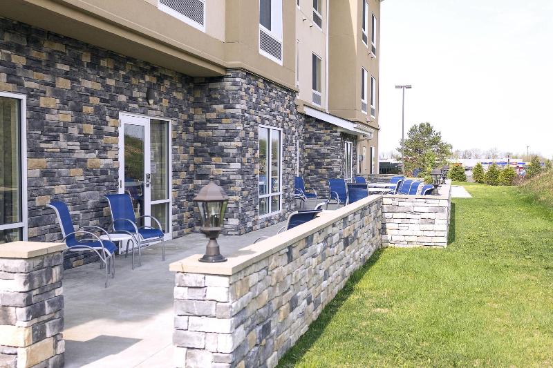 ホテル Fairfield Inn & Suites By Marriott Slippery Rock