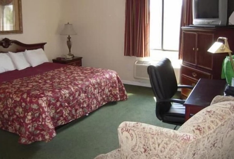 هتل Colonie Inn And Suites