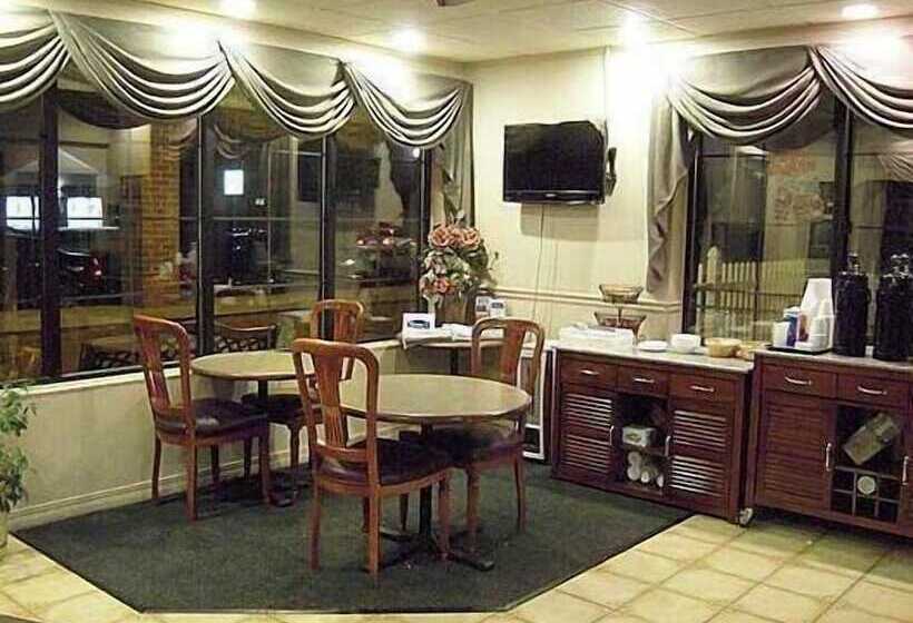 هتل Colonie Inn And Suites