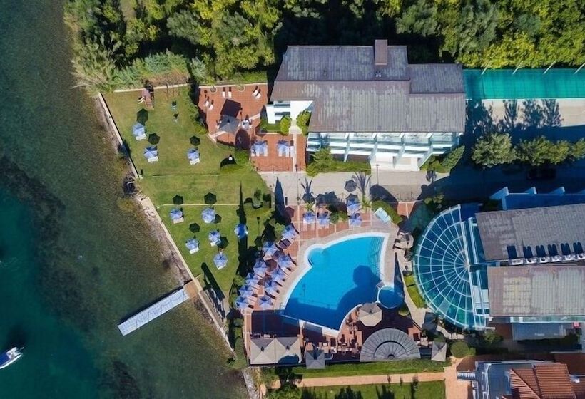 בית מלון כפרי Poseidon Palace