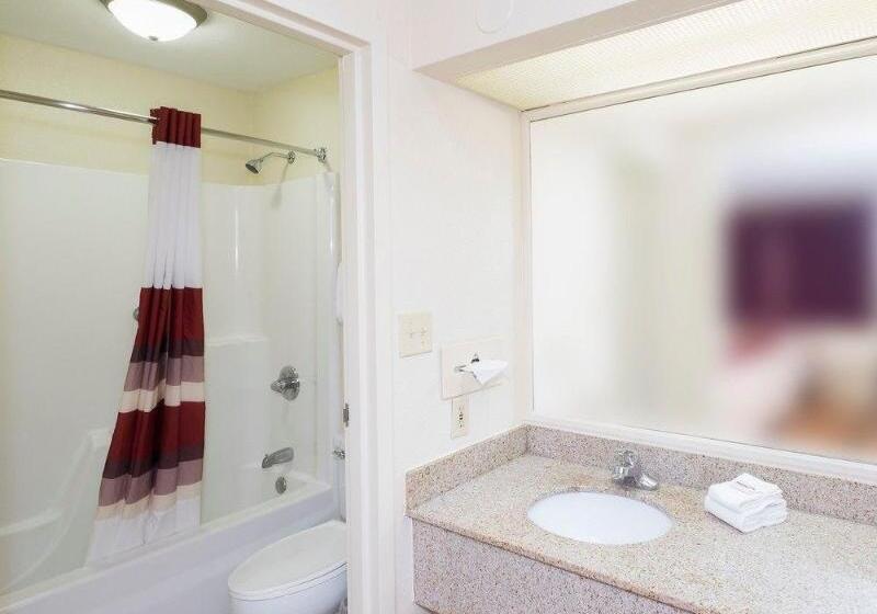 בית מלון כפרי Red Roof Inn & Suites Wytheville