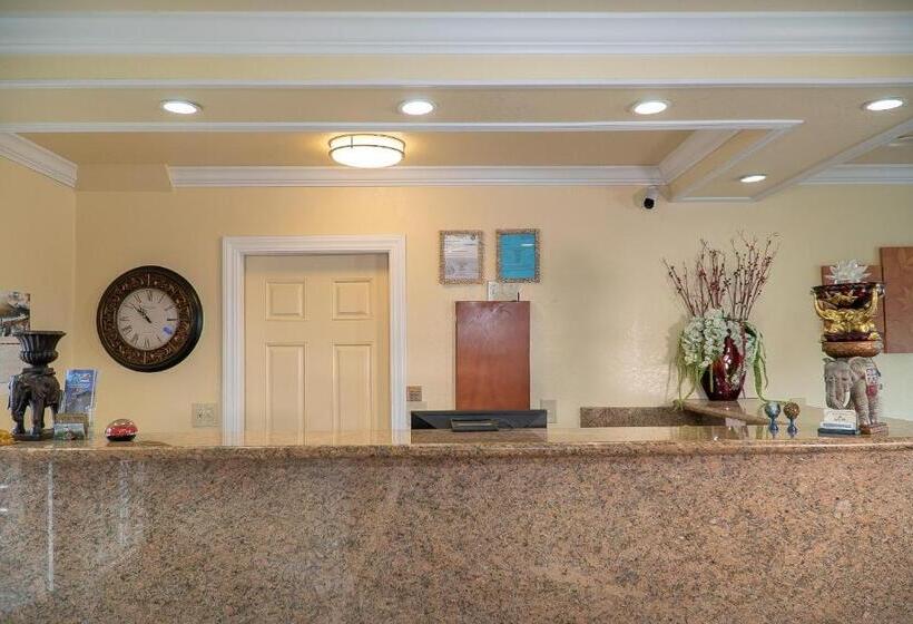 ホテル Sea Breeze Inn   San Simeon