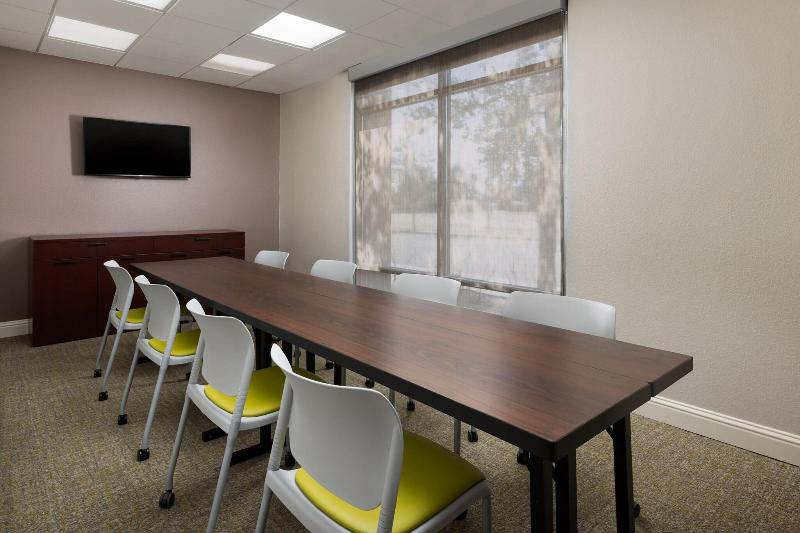 هتل Springhill Suites Fresno