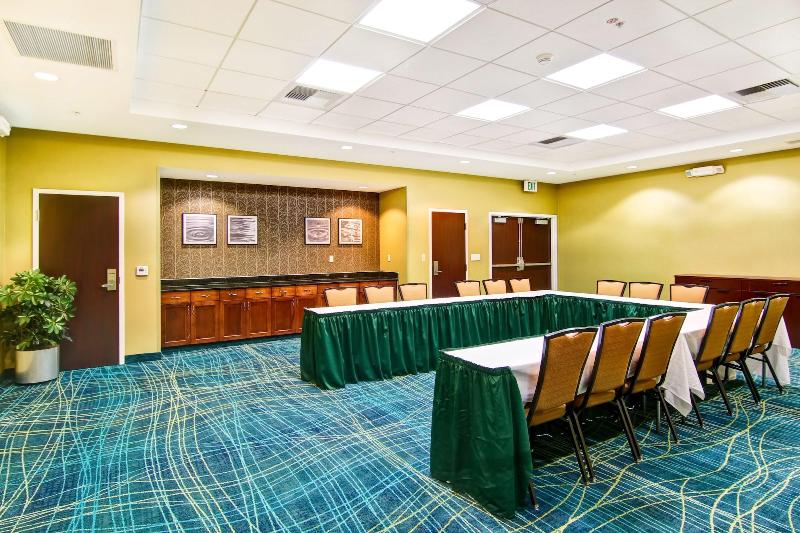 هتل Springhill Suites Fresno