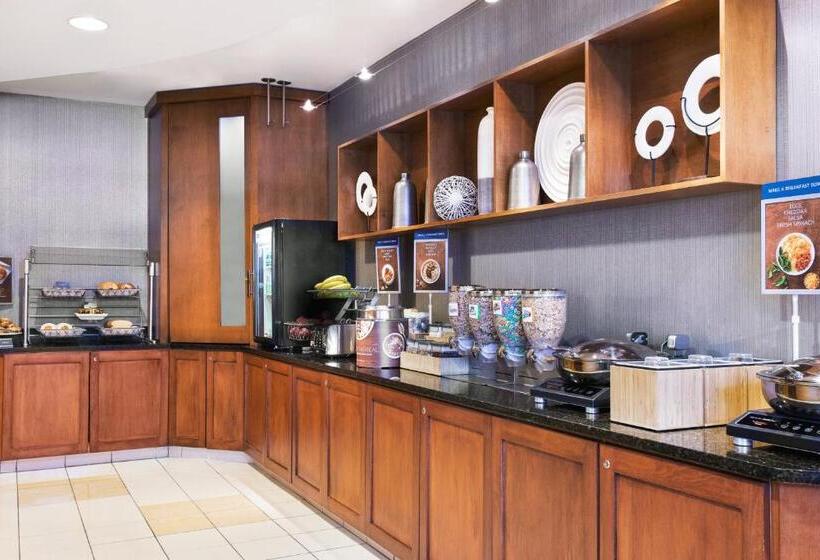 هتل Springhill Suites By Marriott Wheeling Triadelphia Area