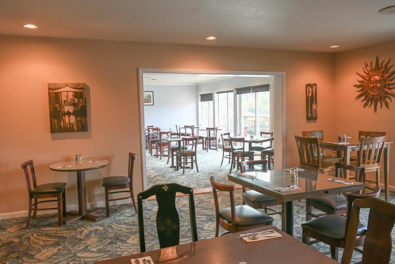 فندق The Harbor Lights Inn