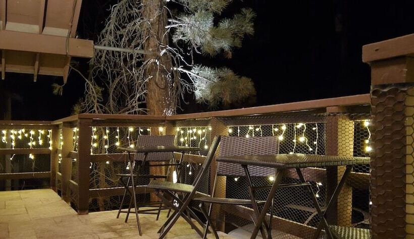酒店 The Mammoth Inn