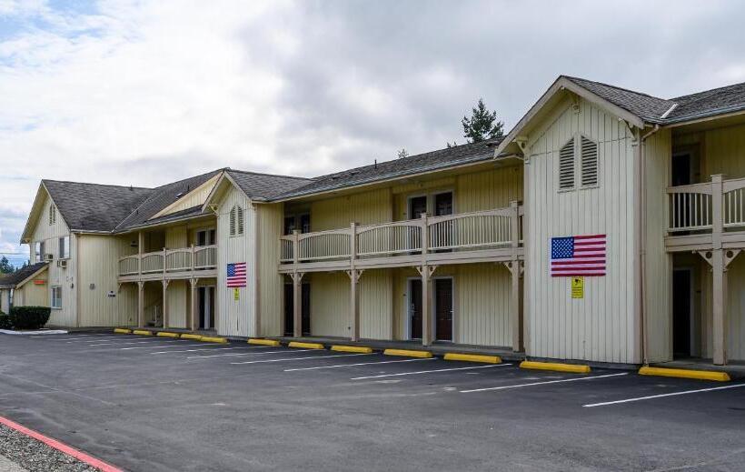 فندق Three Rivers Inn Sedro Woolley