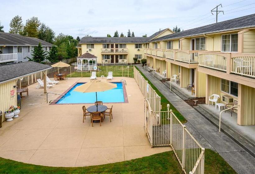 فندق Three Rivers Inn Sedro Woolley