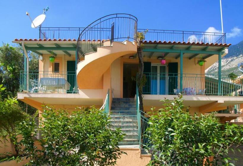 Maria Apartments