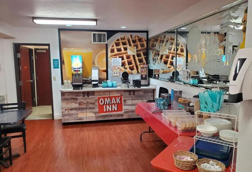 فندق على الطريق Omak Inn
