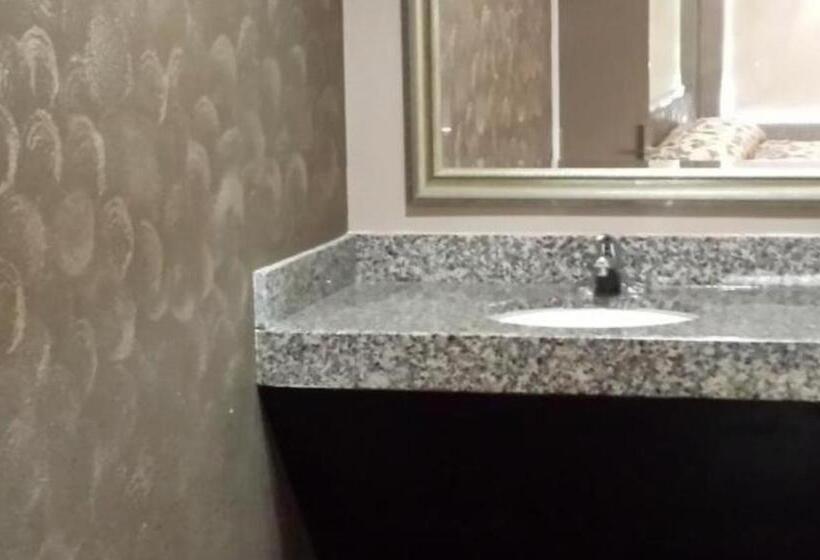 Мотель Royal Relax Inn