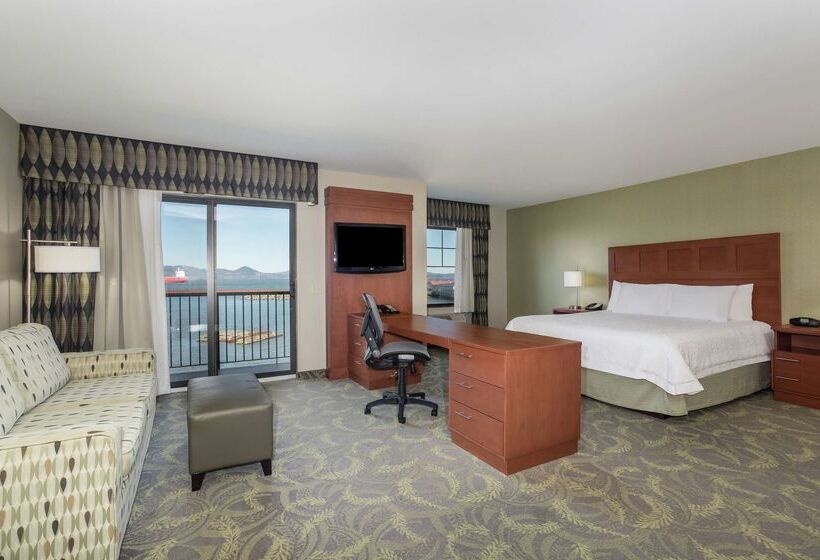 Hampton Inn And Suites Astoria