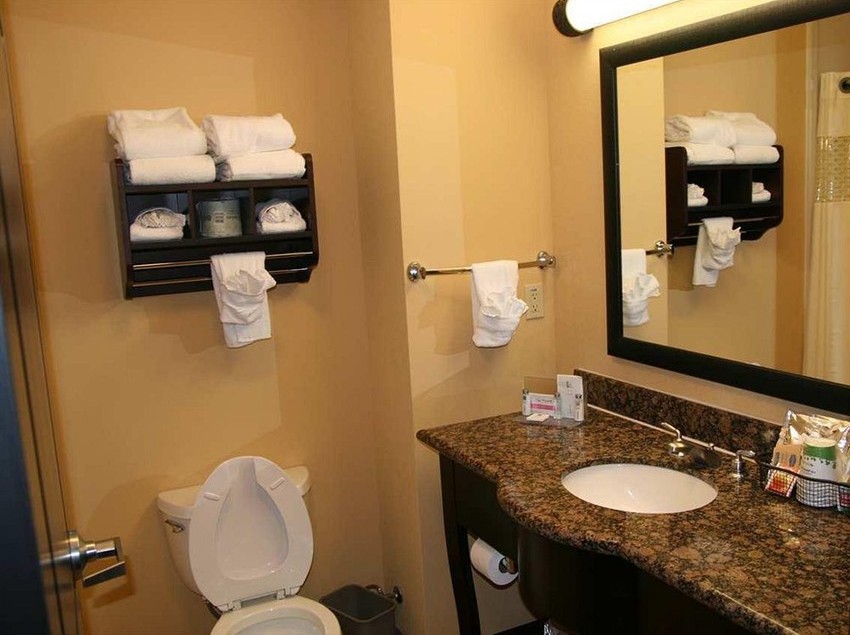 Durant Inn & Suites