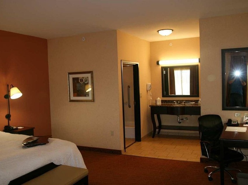 Durant Inn & Suites
