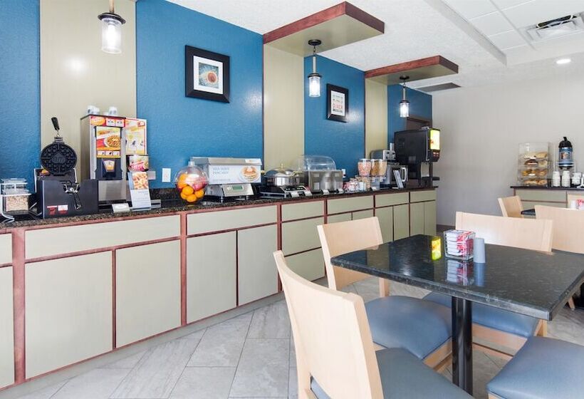 Отель Best Western Waldo Inn & Suites