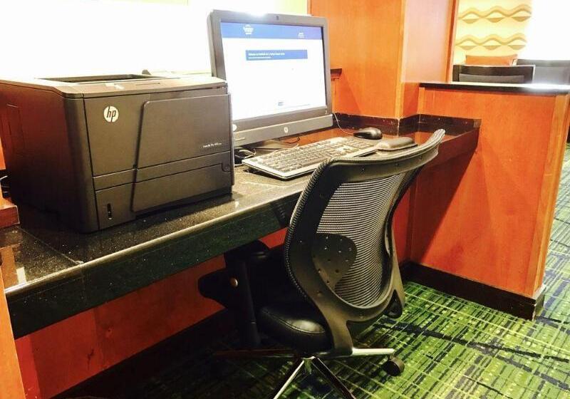 هتل Fairfield Inn & Suites Fresno Clovis