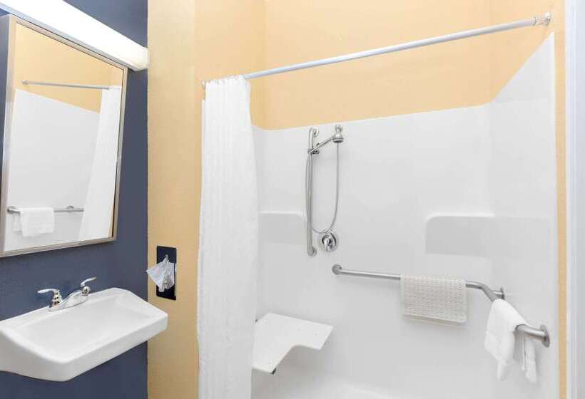 Microtel Inn & Suites   Kearney