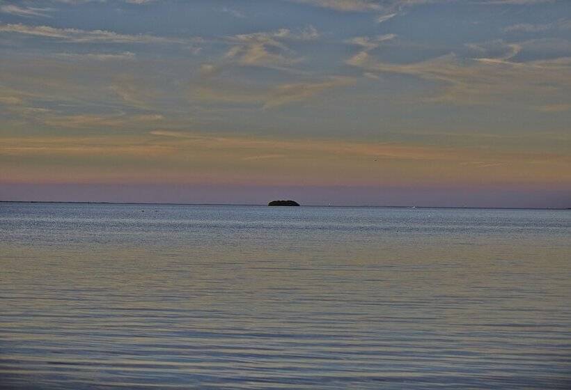 Atlantic Bay Resort