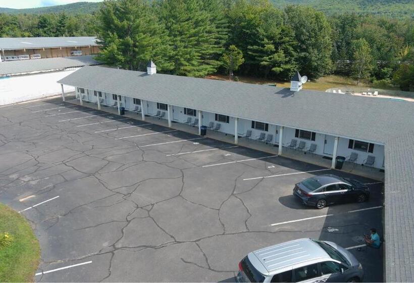 Colonial Motel