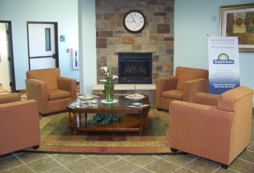 Days Inn & Suites By Wyndham Columbus Ne