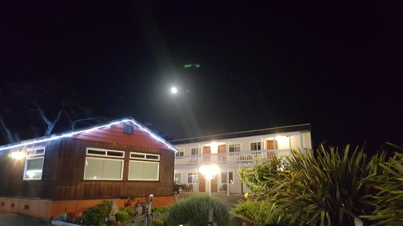 酒店 Coast Inn And Spa