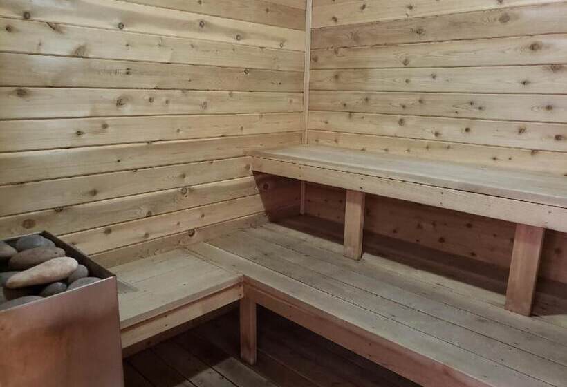 فندق Cody Legacy Inn & Suites