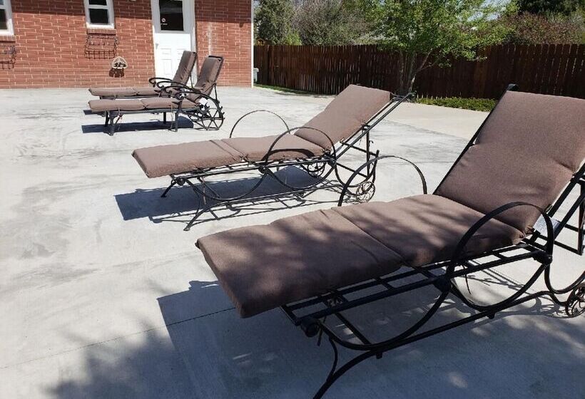 فندق Cody Legacy Inn & Suites