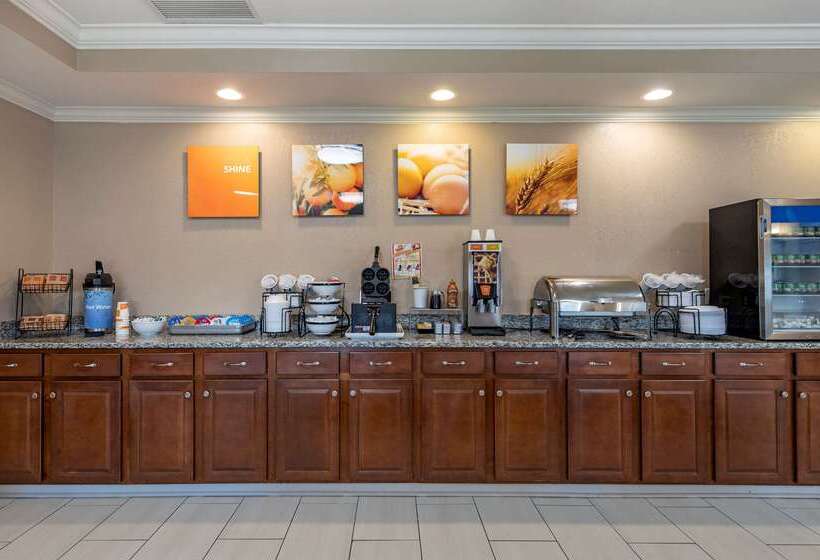 בית מלון כפרי Comfort Inn Hebronlowell Area