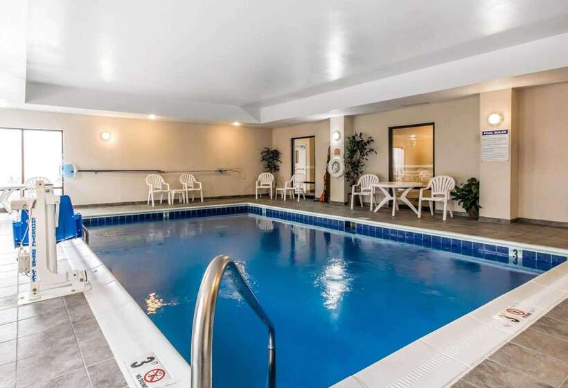 בית מלון כפרי Comfort Suites South Point  Huntington