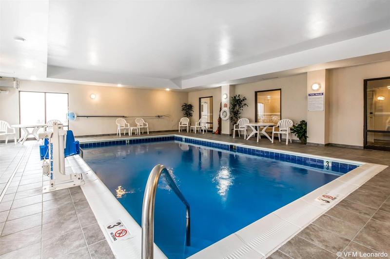 בית מלון כפרי Comfort Suites South Point  Huntington