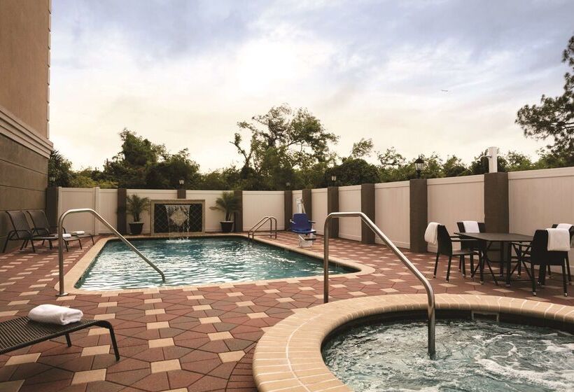 فندق Country Inn & Suites By Radisson, Tampa Airport North, Fl