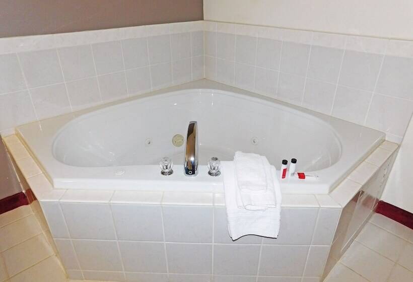 בית מלון כפרי Days Inn By Wyndham Fargo/casselton